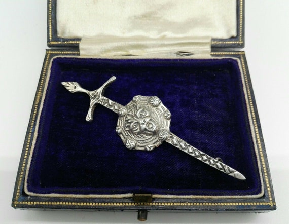 Silver Kilt Tartan Pin Sword Tigers Head Shield Robert Allison Glasgow 1952