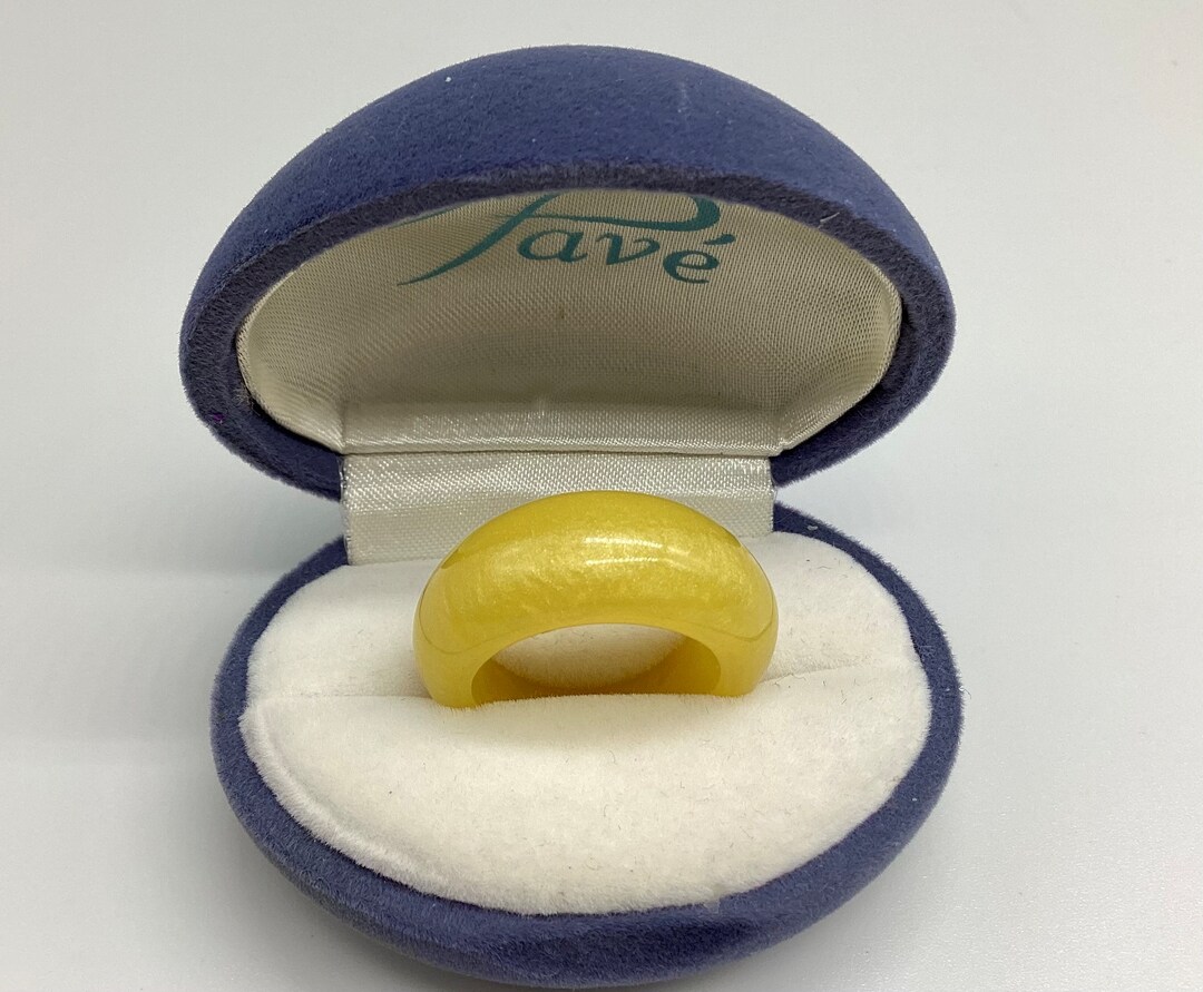 Vintage Sherbert Lemon Lucite Ring: Domed Plastic Band, Size US 8 - Etsy