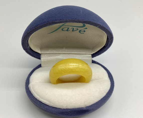 Sherbert Lemon Yellow Ring Vintage Plastic Lucite Domed Band Size UK Q Size US 8
