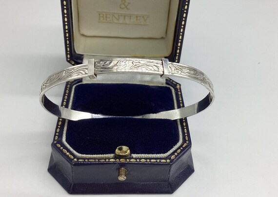 Childs Vintage Bangle Silver Floral Fern Christening/Baby Shower 5/7 Years