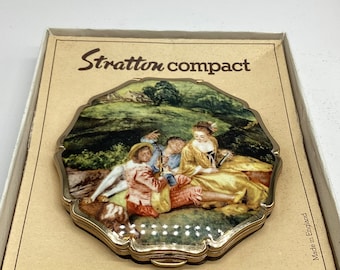 Stratton Vintage Compact 1970’s “Queen” Romantic Pastoral Scene Boxed Original Pouch Unused Rare Picture