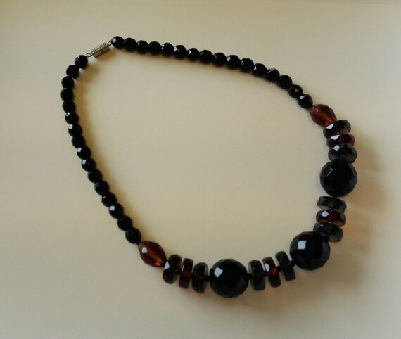 Superb Vintage French Jet and Amber Glass Bead Necklace. 1940's Beautiful Condition. 44cms Long