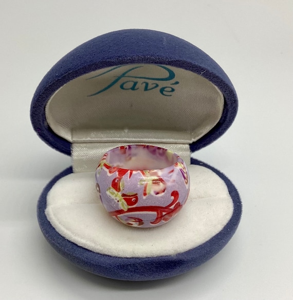 Hand Painted Ring Vintage Lucite Lilac Reds Floral Domed 1960 Size UK S Size US 9 1/8