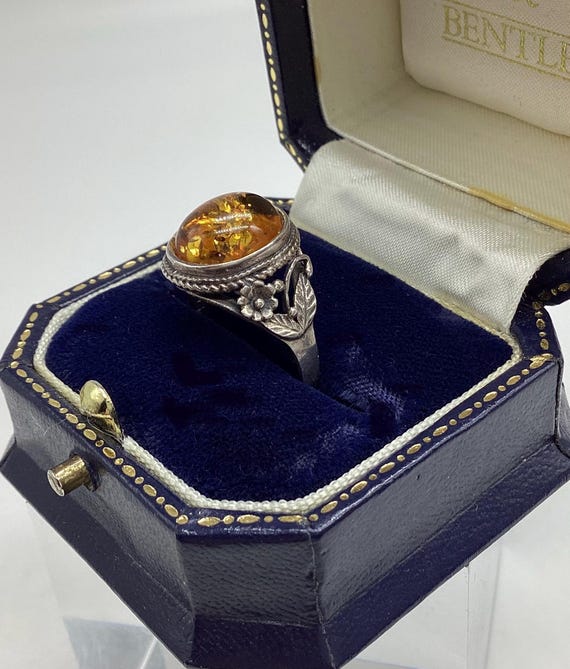 Silver and Amber Ring Stamped .925 Round Cabochon Flower Setting.