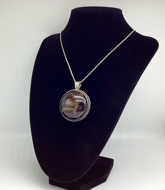 Antique Victorian Pendant and Chain Large Striped And Swirled Agate Demi Sphere Solid Silver Rope Setting Boxed