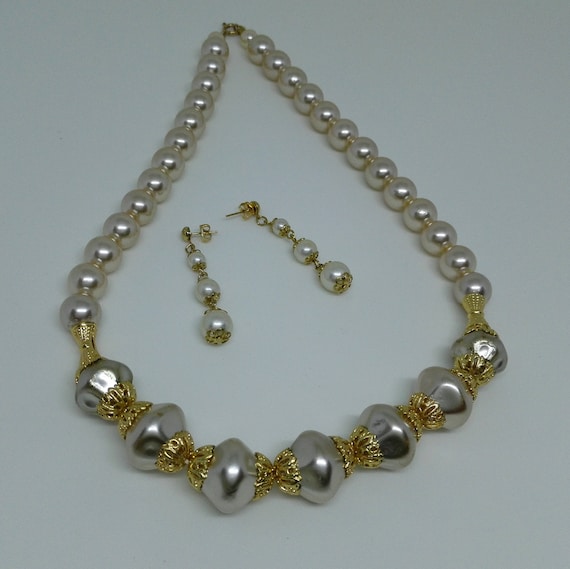 String of Pearls Gold Filigree Fittings Drop Earrings Wedding Jewellery Christmas Stocking Filler Tree Gift The Queen Princess Margaret