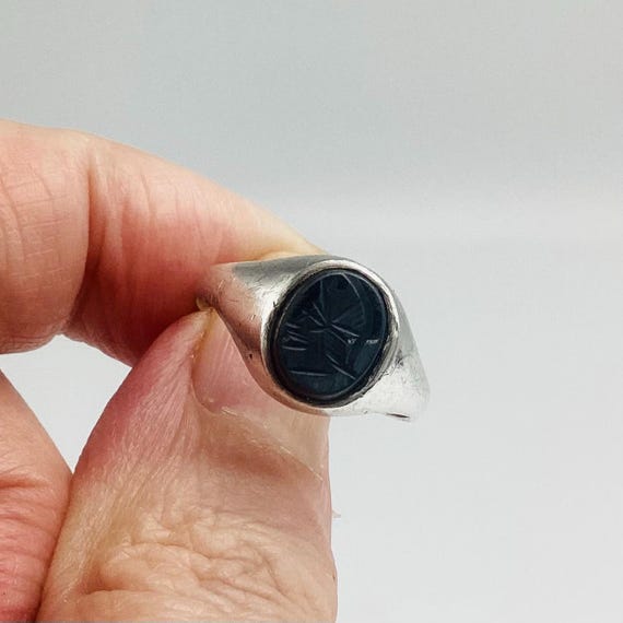 Solid Silver Signet Ring Oval Intaglio Roman Centurion Soldier Size P 1/2 Pinkie Finger Unisex
