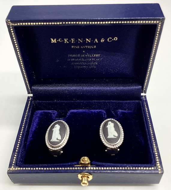 Wedgwood Black Jasperware Earrings Vintage 19770s Clip On Silver Earrings Andromache Greek Sophisticated Stylish