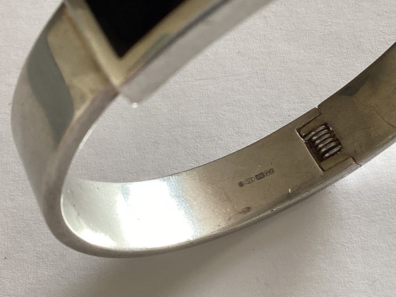 Solid Silver Hinged Bangle: Polished Onyx Inlay, … - image 9