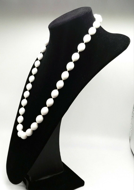 Trifari Oval Milk Glass Bead Necklace 1950's Vint… - image 2