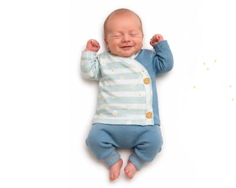 Größe 40-42. Frühchen Set Blumen handmade – Wickeljacke & Pumphose blau – Baby Kleidung Set Frühchen – Handmade Baby Kleidung Ökotex