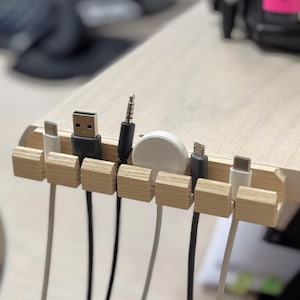 木製ケーブルオーガナイザー ケーブルホルダー ワイヤーオーガナイザー ケーブル管理 充電器オーガナイザー デスクオーガナイザー オフィス装飾 コードオーガナイザー ケーブル収納