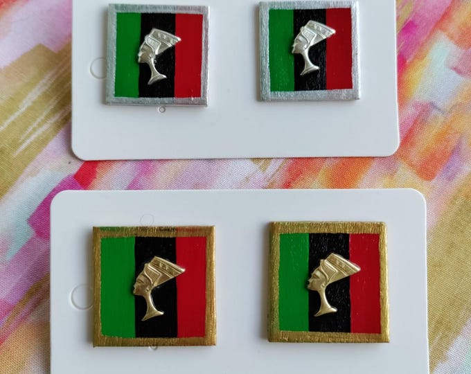 Nefertiti wood earrings - gold or silver