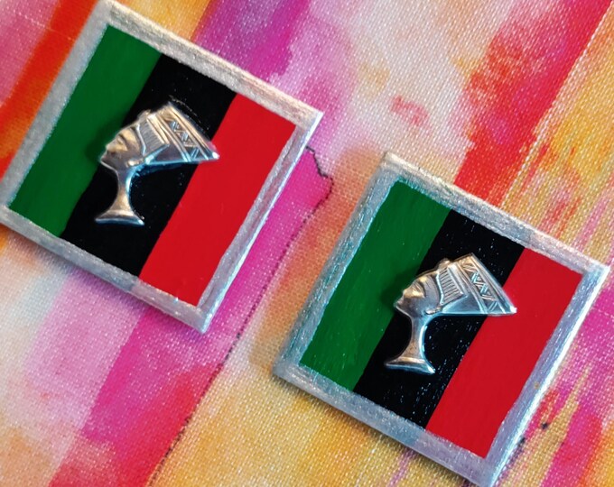 Queen Nefertiti wood earrings - Silver color