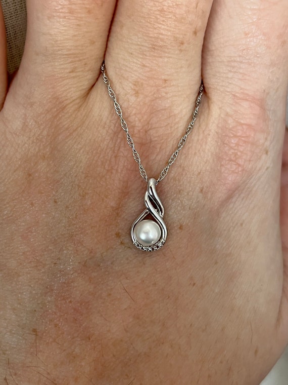 Sterling Silver and Pearl Necklace - Etsy