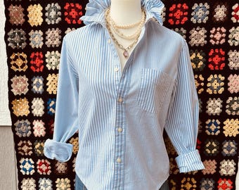 Camicia J. Crew a righe blu Oxford con colletto a volant, taglia S, riciclata e rielaborata.