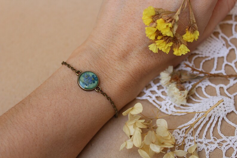 Forget me not Bracelet Blue Flowers Chain Bracelet Real Pressed Flower Resin Forget me not Turquoise Bracelet for teen Friendship jewelry