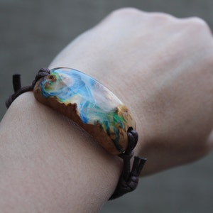 Houten armband natuurlijk blauw groen glanzend helder strand verstelbaar bruin hout hars armbanden bergen mannen natuurlijke sieraden echt hout