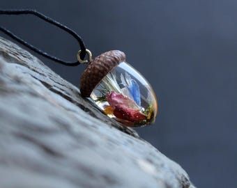 Flower zinnia Acorn Necklace: Floral Resin Pendant, Nature Lover Gift