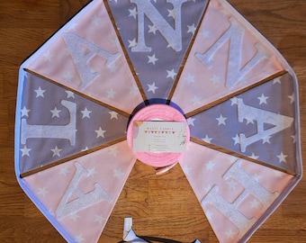 Banderines de tela personalizados con nombre / Decoración de pared rosa para habitación de bebé / Banderín reutilizable para cumpleaños de niña