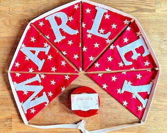 Banderines rojos personalizados / Decoración infantil roja / Banderín para dormitorio infantil