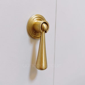 Puxador de latão maciço com argola pendente: puxador para gaveta de armário e cômoda - BHK904