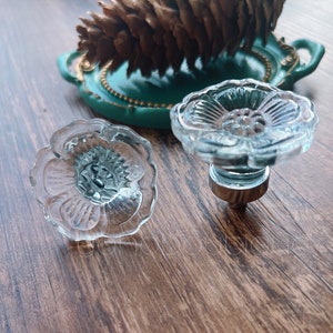 Clear Flower Glass Knob Crystal Knob Cabinet Pull Drawer Knob Dresser Pull Knob Handle Kitchen Knob Pull Cabinet Pull Hardware BHK803