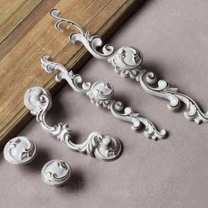 Elfenbensguld bakplatta lådhandtag: Knopp i zinklegering - BHK660