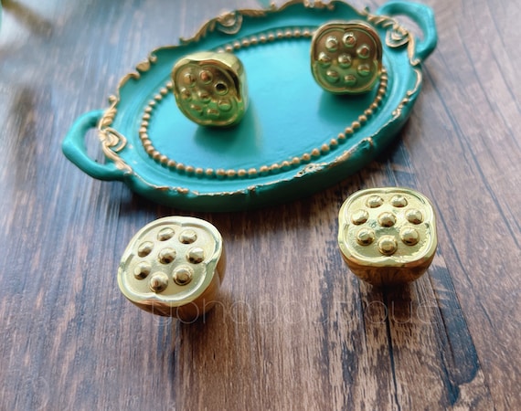 真鍮製ロータスノブ：キャビネット、引き出し、ドレッサーの取っ手