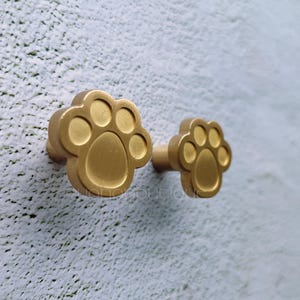 Knopp i massiv mässing med tasstryck: Lyxigt lådgrepp - BHK760