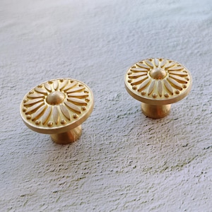 Sun Solid Brass Knob Round Cabinet Pull Drawer Knob Dresser Pull Kitchen Knob Pull Cabinet Pull Hardware BHK933