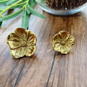 Solid Brass Flower Knob: Cabinet & Drawer Pull -BHK883