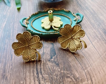 Kleeblatt Knauf aus massivem Messing: Blatt Schrank- & Schubladenknauf -BHK162