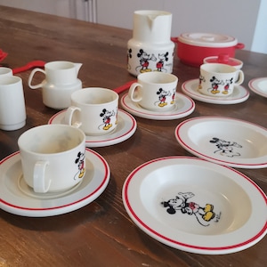 Vintage Mickey Mouse Picnic Set, Red and White, Retro Disney Lunch Set, Kids Outdoor Dining, Disney Collectible, plastic