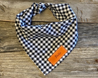 Dog Bandana, Black White Plaid Dog Bandana, Traditional Tie, Personalized Leather Name Tag Bandanna, Scarf, Pet Accessories, Dog Bandana