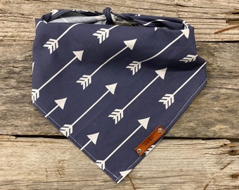 Dog Bandana, Navy Blue Arrows Dog Bandana, Traditional Tie, Personalized Leather Name Tag Bandanna, Scarf, Pet Accessories, Dog Bandana