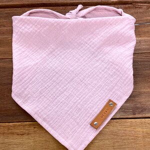 Pañuelo personalizado para perro, tela de muselina rosa empolvado, corbata tradicional, pañuelo de cuero personalizado con etiqueta de nombre, bufanda, accesorios para mascotas, regalo para mascotas