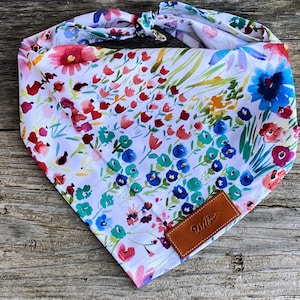 Bandana para perros, flores de jardín, bandana personalizada para perros, bandana para cachorros, bandanas para mascotas, suministros para mascotas, regalo para cachorros nuevos