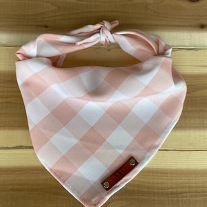 Dog Bandana, Peach White Plaid Dog Bandana, Traditional Tie, Personalized Leather Name Tag Bandanna, Scarf, Pet Accessories, Dog Bandana