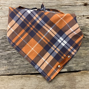 Hunde Bandana, Winter Kariert Rost Orange Blau Weiß, Traditionelle Krawatte Personalisierte Leder Namensschild Bandana Schal, Tierzubehör, Hunde Bandana