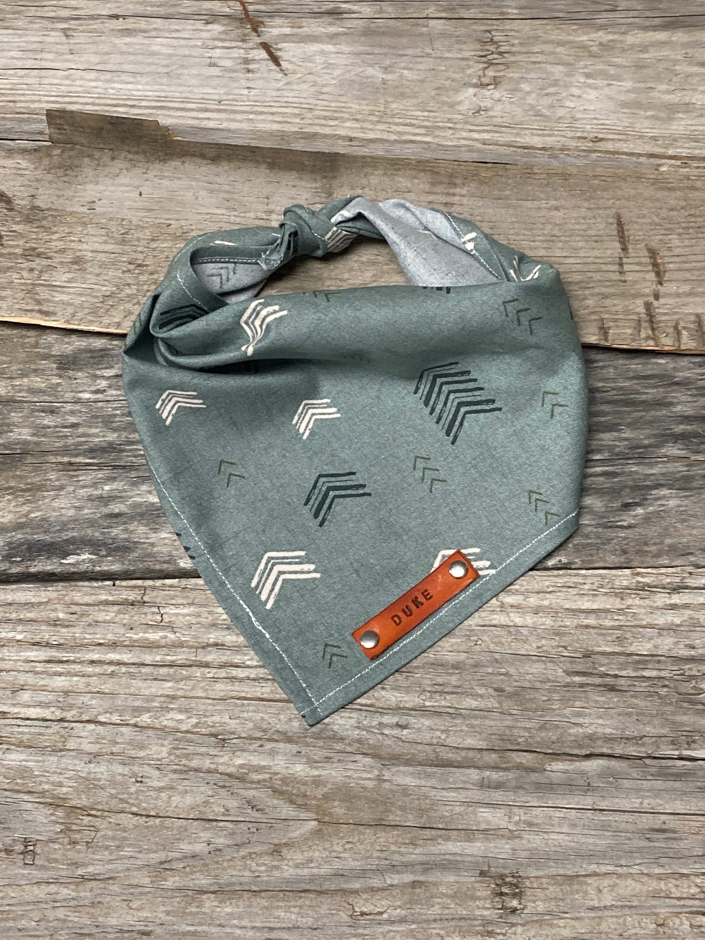 Dog Bandana, Green Texture Chevron Dog Bandana, Traditional Tie, Pers…