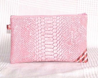 Pochette trousse plate - Tons de rose, bordeaux  et marron - imitation cuir croco - Fait main.