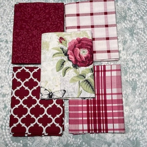 Fat Quarter Bundle of 5 - Beautiful Burgundy Floral