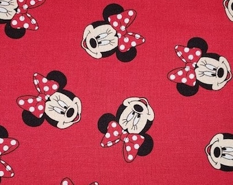 Minnie Mouse DISNEY avec un noeud à pois :)