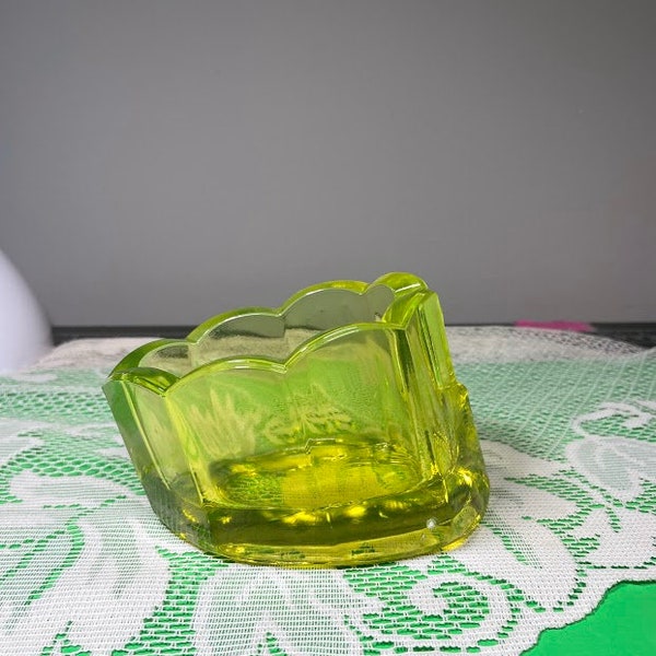 Vaseline Uranium Glass Spoon Rest