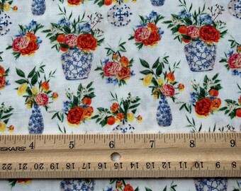 Beaux vases orientaux bleus et blancs de fleurs oranges et jaunes !
