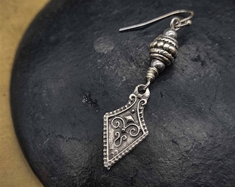 Silver metal tribal mono earring, single earring,  long earring, dangle earring, boho earring, earring for men,mens dangle earring, unisex