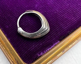 Aro geométrico sencillo. Pendiente de aro de acero inoxidable. Pendiente individual para hombre. Pendiente moderno tipo huggie para hombre y mujer. Pendiente de aro minimalista, fss.