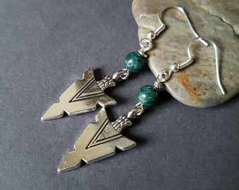 Silver agate arrow head earrings, green cute earrings, silver dangle earrings, gift for her,  festival earrings, simple earrings, boho,