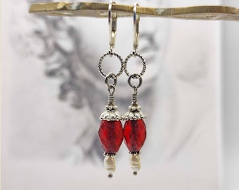 Red Czech glass and pearls earrings, colorful crystal glass, elegant earrings, dangle earrings, boho earrings, modern earrings, wedding